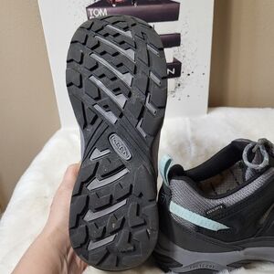 Keen Women's Waterproof Circadia Boots Sz 9